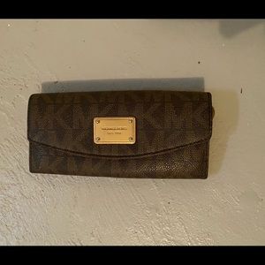 Michael Kors Monogram Wallet